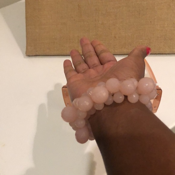 Bracelet & Sunglasses - Picture 3 of 6